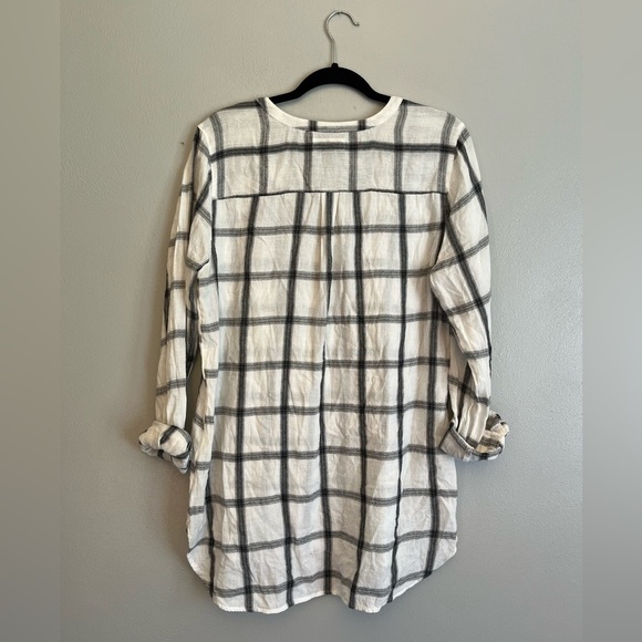 Old Navy Black and White Plaid V-neck Button-up Tunic Shirt - Size Large - Picture 8 of 8